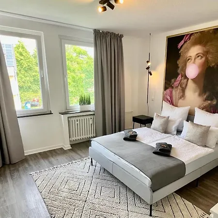 Bostel 2- Modernes Studio In Duisburg Meiderich, 4,7 Km Hbf, U-Bahn 250M, Flughafen Duesseldorf 28 Km, Landschaftspark 2,9 Km, 5 Gehminuten Von Herzklinik Entfernt Buitenkant foto