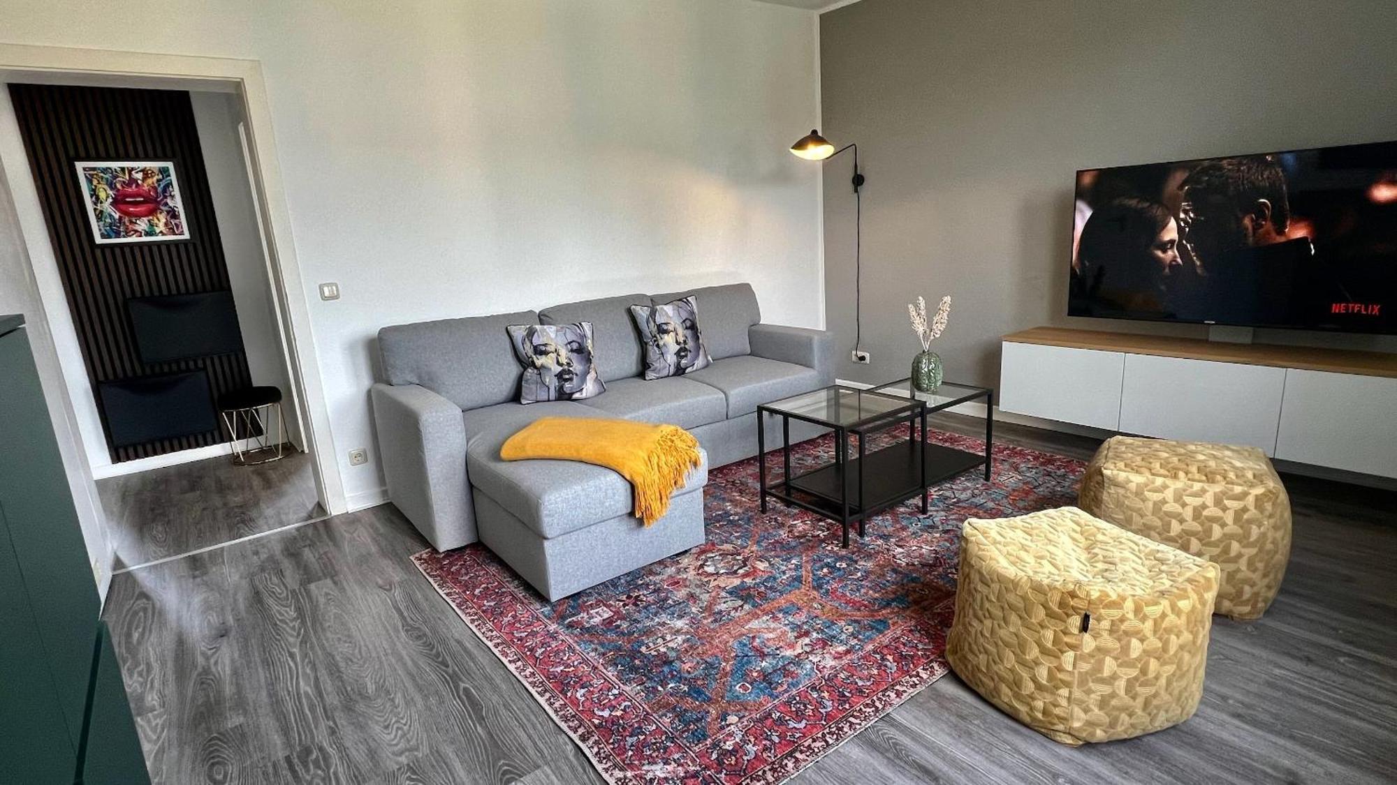 Bostel 2- Modernes In Meiderich, 4,7 Km Hbf, U-bahn 250m, Flughafen Duesseldorf 28 Km, Landschaftspark 2,9 Km, 5 Gehminuten Von Herzklinik Entfernt Apartment