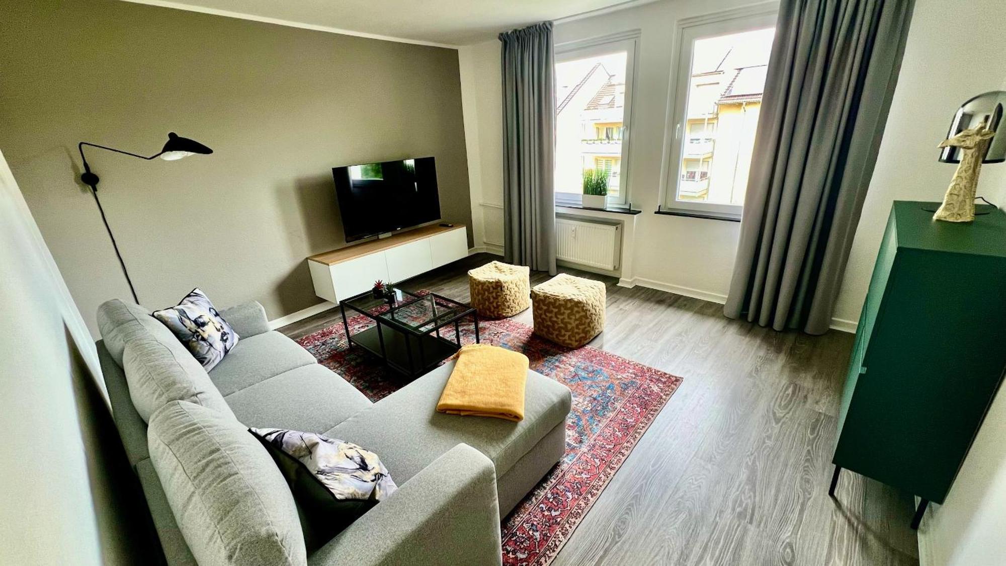Apartment Bostel 2- Modernes In Meiderich, 4,7 Km Hbf, U-bahn 250m, Flughafen Duesseldorf 28 Km, Landschaftspark 2,9 Km, 5 Gehminuten Von Herzklinik Entfernt *