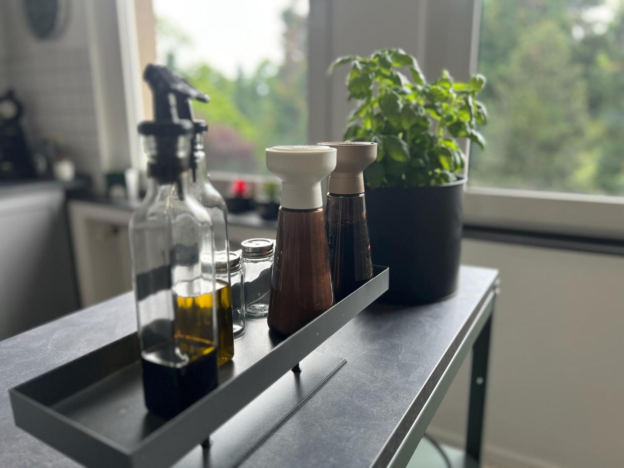 Apartment Bostel 2- Modernes In Meiderich, 4,7 Km Hbf, U-bahn 250m, Flughafen Duesseldorf 28 Km, Landschaftspark 2,9 Km, 5 Gehminuten Von Herzklinik Entfernt *